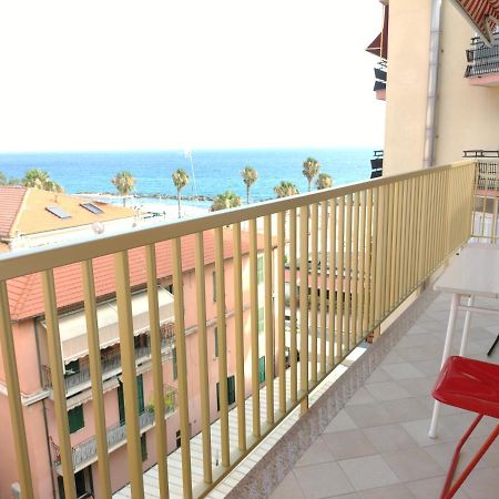 Ferienwohnung Casa Fronte Mare Ventimiglia Exterior foto