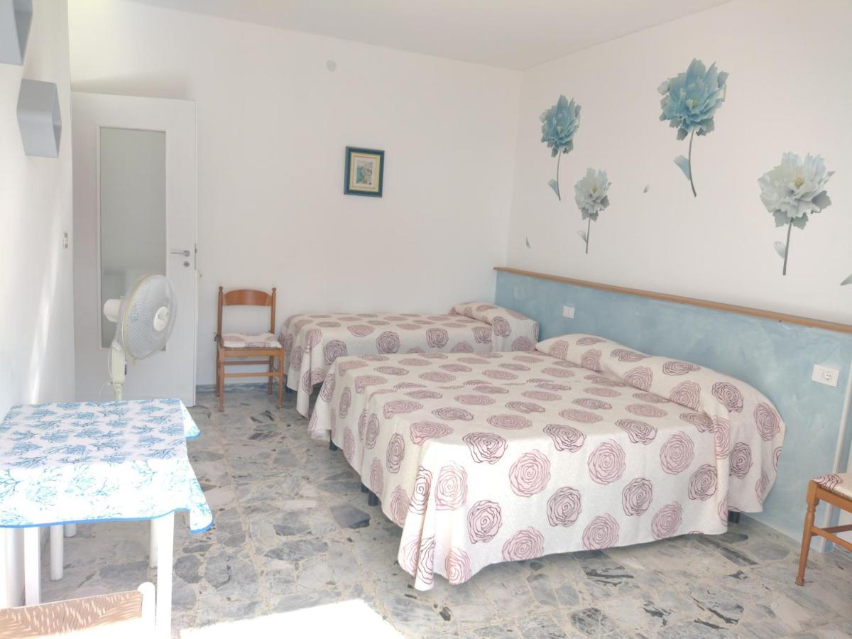 Ferienwohnung Casa Fronte Mare Ventimiglia Exterior foto
