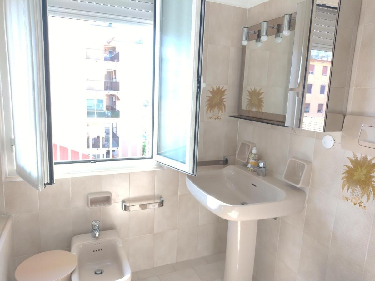 Ferienwohnung Casa Fronte Mare Ventimiglia Exterior foto