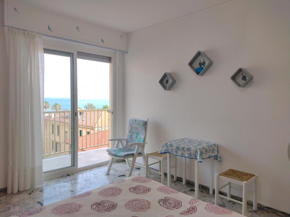 Ferienwohnung Casa Fronte Mare Ventimiglia Exterior foto