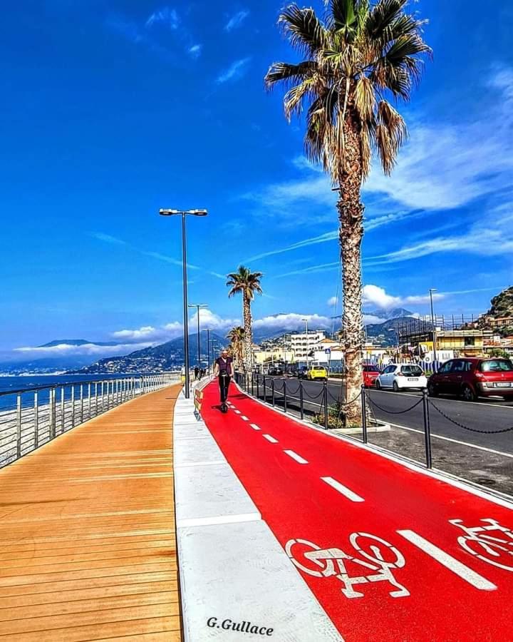 Ferienwohnung Casa Fronte Mare Ventimiglia Exterior foto