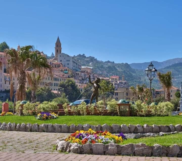 Ferienwohnung Casa Fronte Mare Ventimiglia Exterior foto