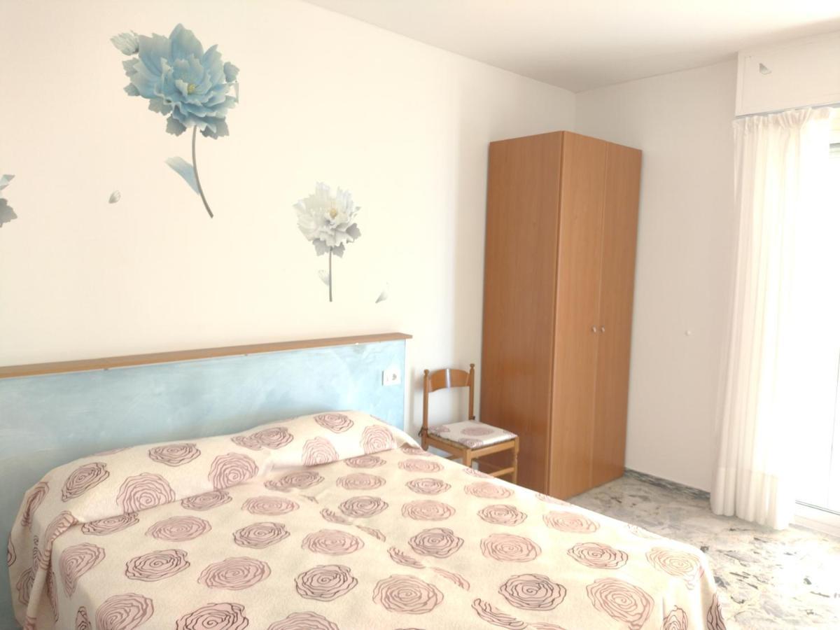 Ferienwohnung Casa Fronte Mare Ventimiglia Exterior foto